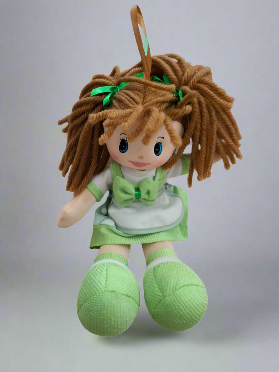 Bambola da ricamare verde