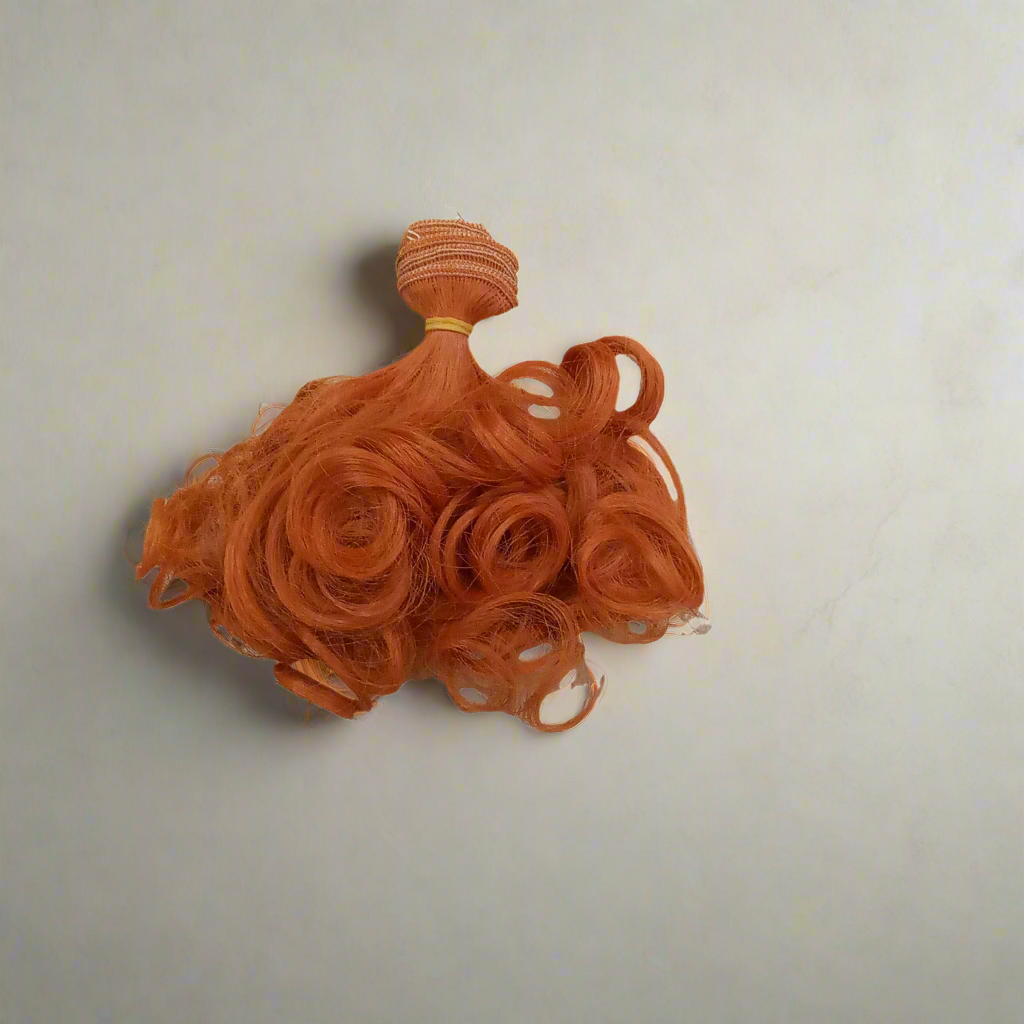 Capelli ricci rossi bambola