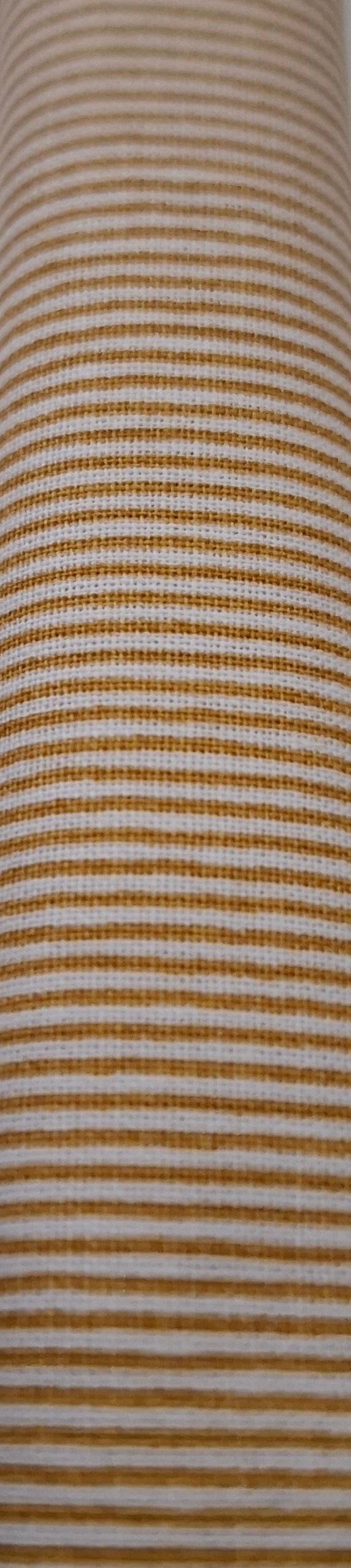 Tessuto arancione a righe 