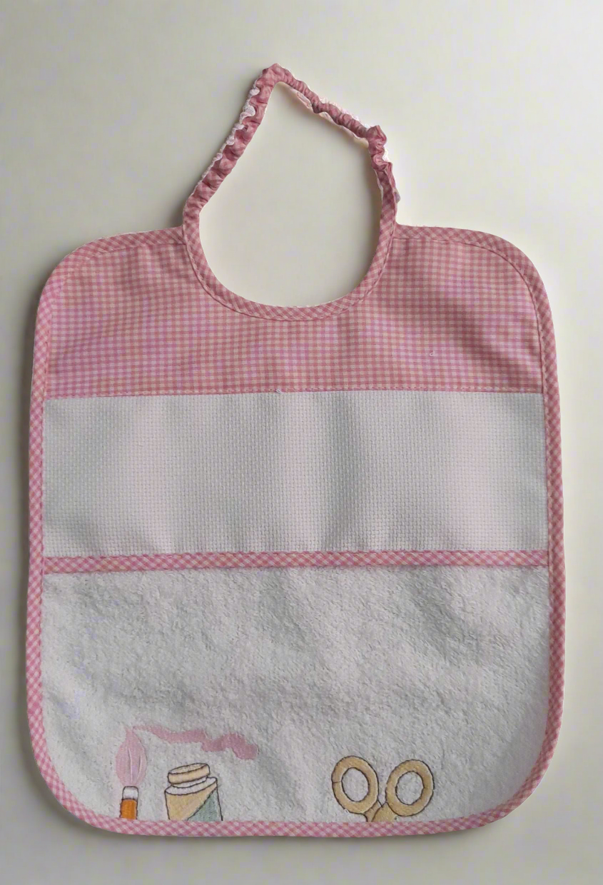 Bavaglino da ricamare quadretti rosa