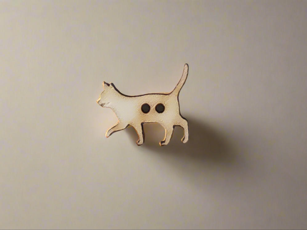 Bottone legno gatto che cammina