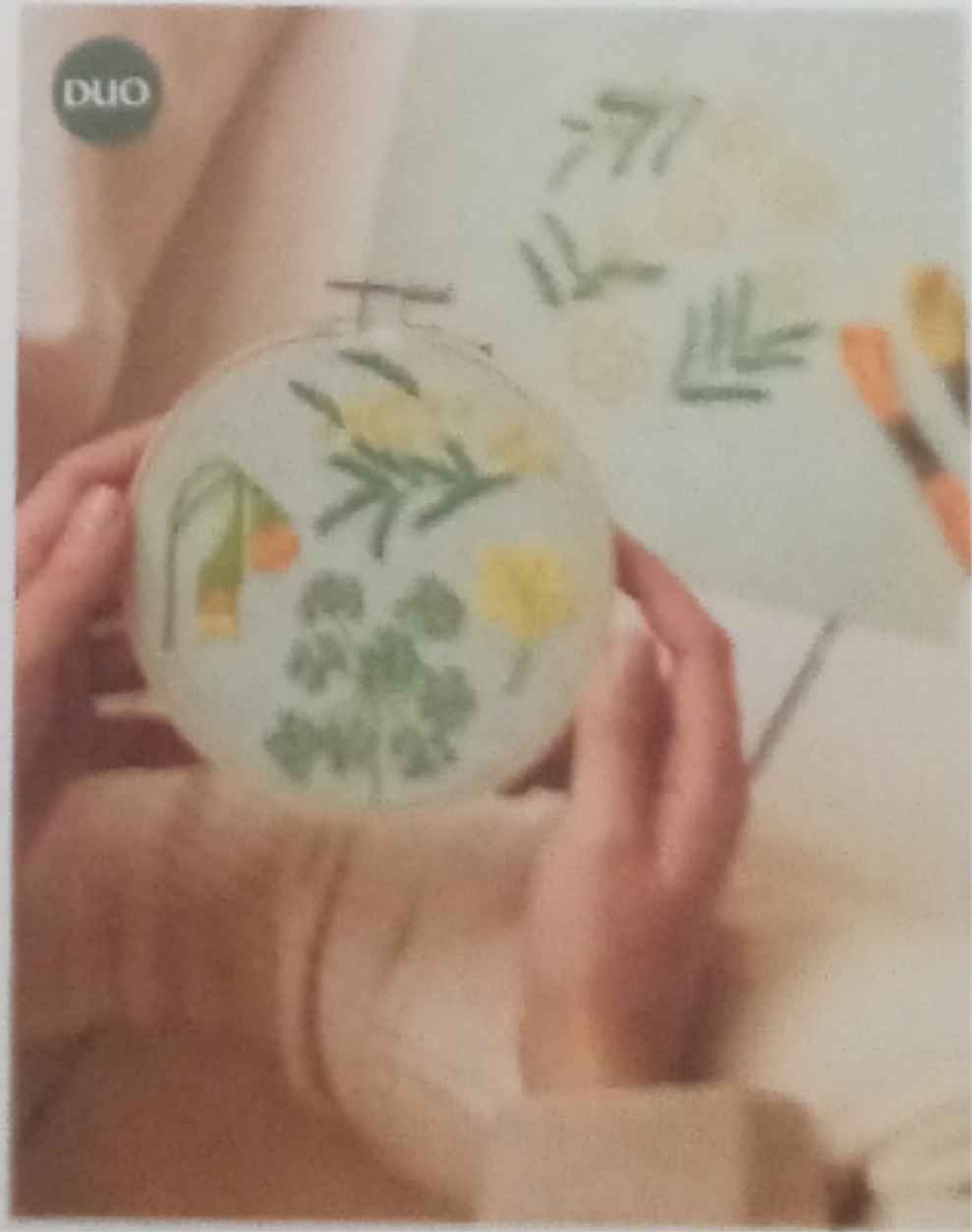Ricami fiori gialli