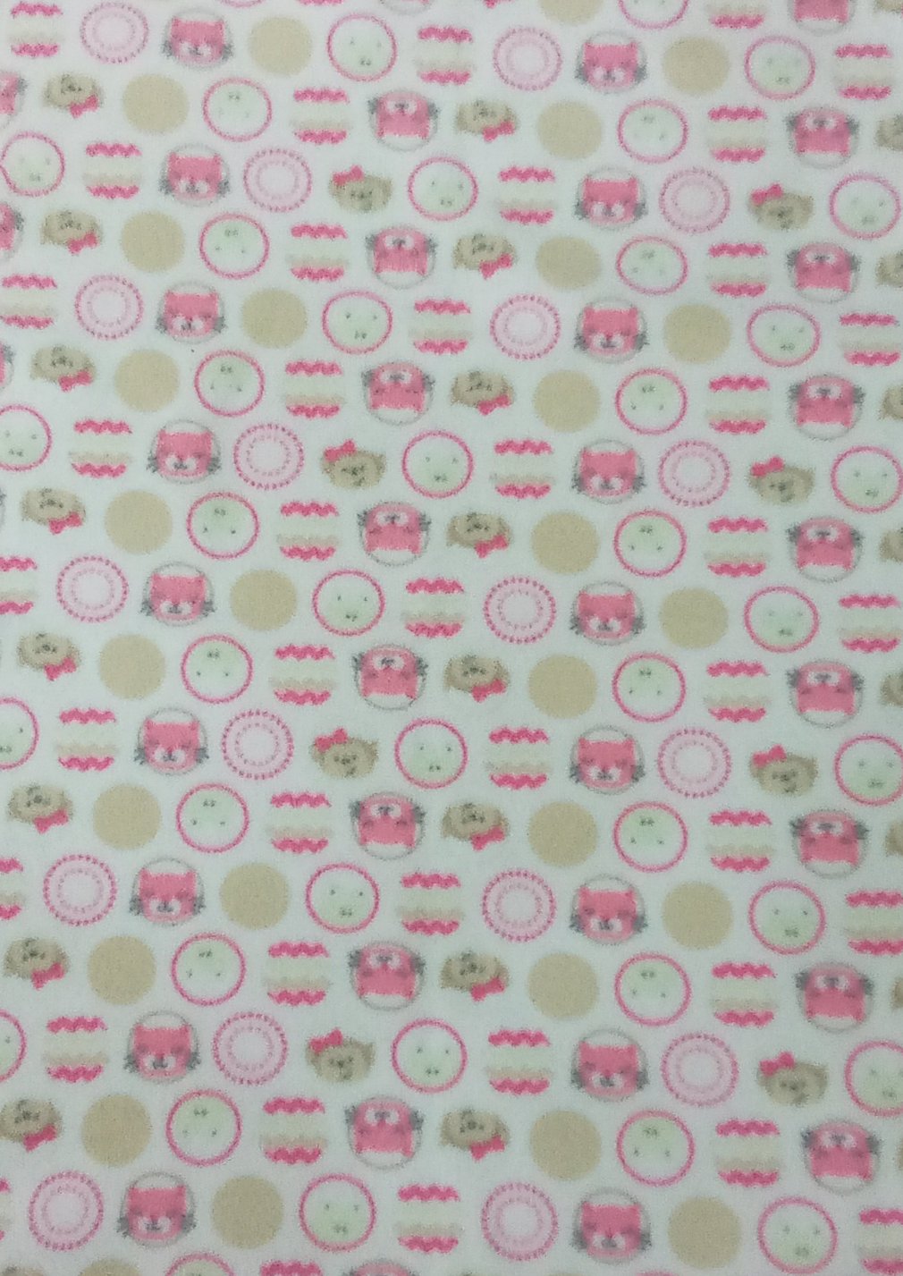 Tessuto in pile orso baby rosa